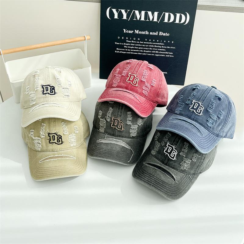 Casquette de baseball américaine rétro vieillie déchirée pour femme, polyvalente, personnalité, protection solaire, à large bord, montrant un petit visage