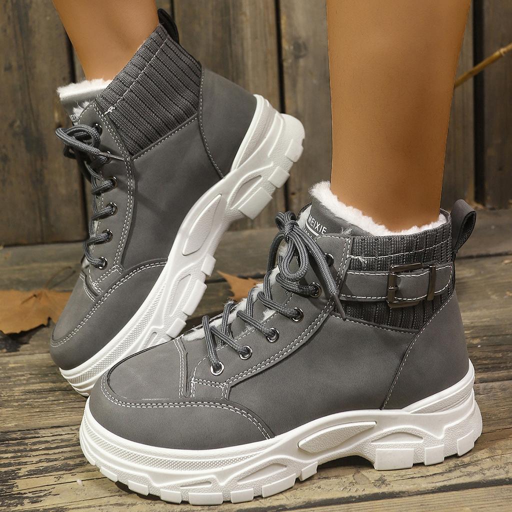 Im Winter 2025 die neuen Samt-verdickten High-Top-Damenstiefel, europäische und amerikanische Übergrößen-Samt-Warm-Baumwollschuhe und Plateaustiefel.