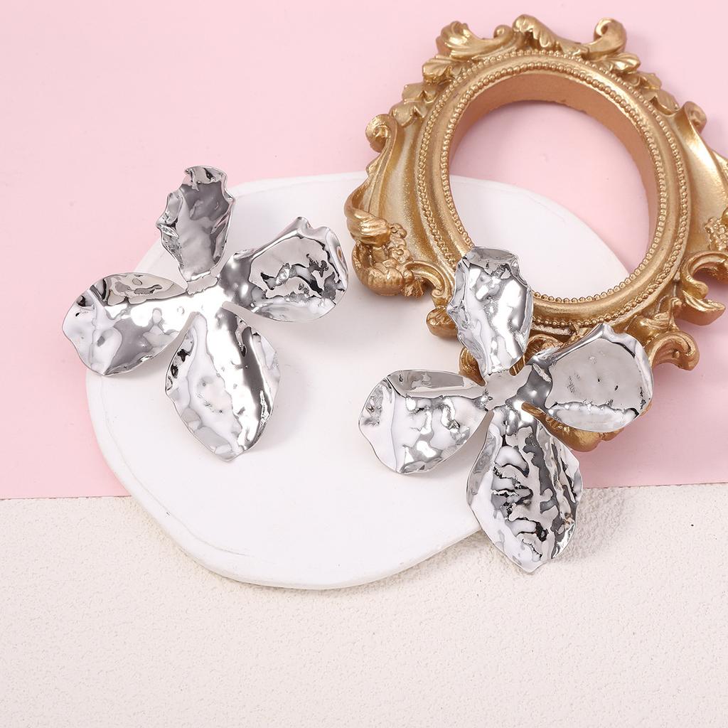 irregular pleats vintage textured metal clover exaggerated stud earrings European fashion earrings summer