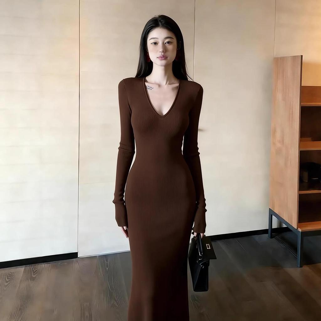 Women's 2026 Hepburn Style Brown V-neck Slim-Fit Knit Bodycon Dress