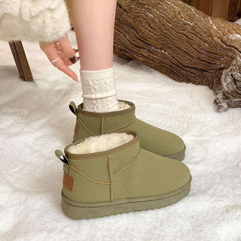 Fleece snow boots women wear thick soles, large size fur integrated short boots in winter, thickened non-slip cotton shoes