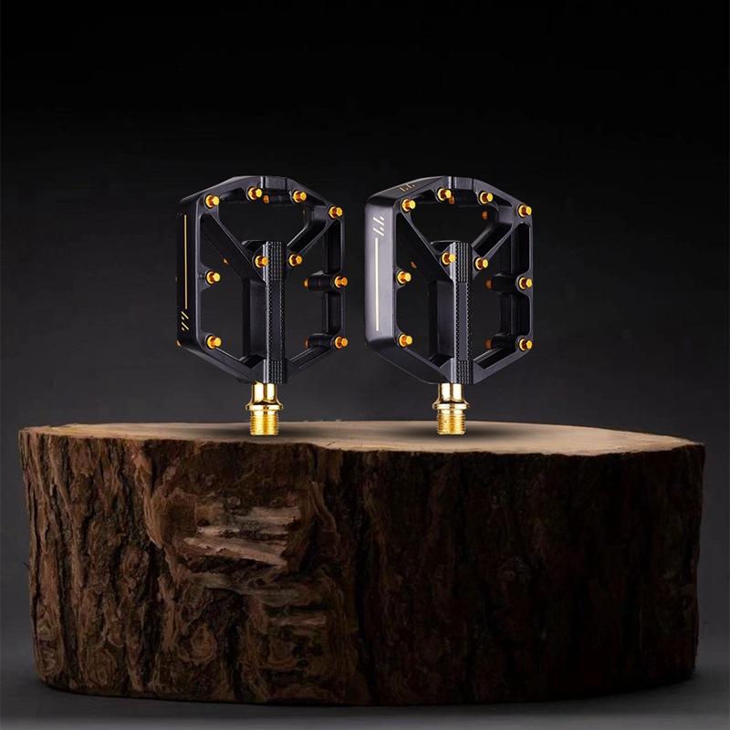 Bicycle Gold Pedals Aluminium Perrin Lightweight Wide Surface Non-slip Road Bike Racing Pedals Mountain Bike Pedals