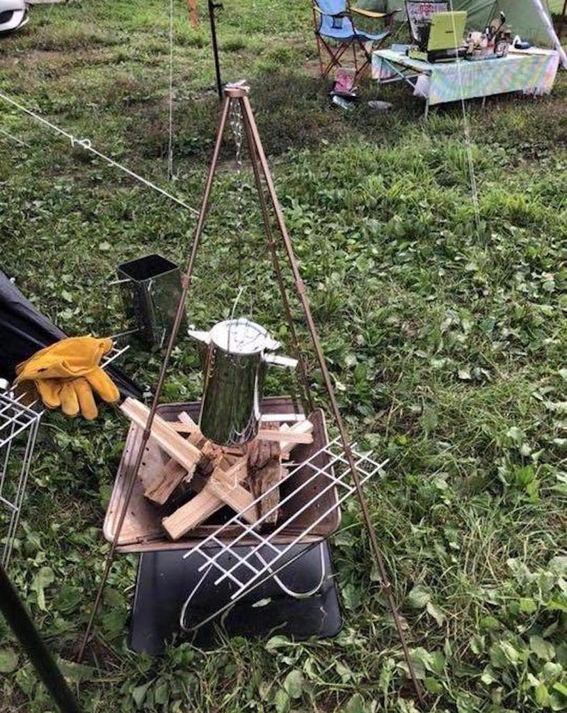 Camping Moon MS-105-BRZ Tripod L 4patrový skládací stativ na oheň Nosnost 15 kg Úložné pouzdro součástí balení