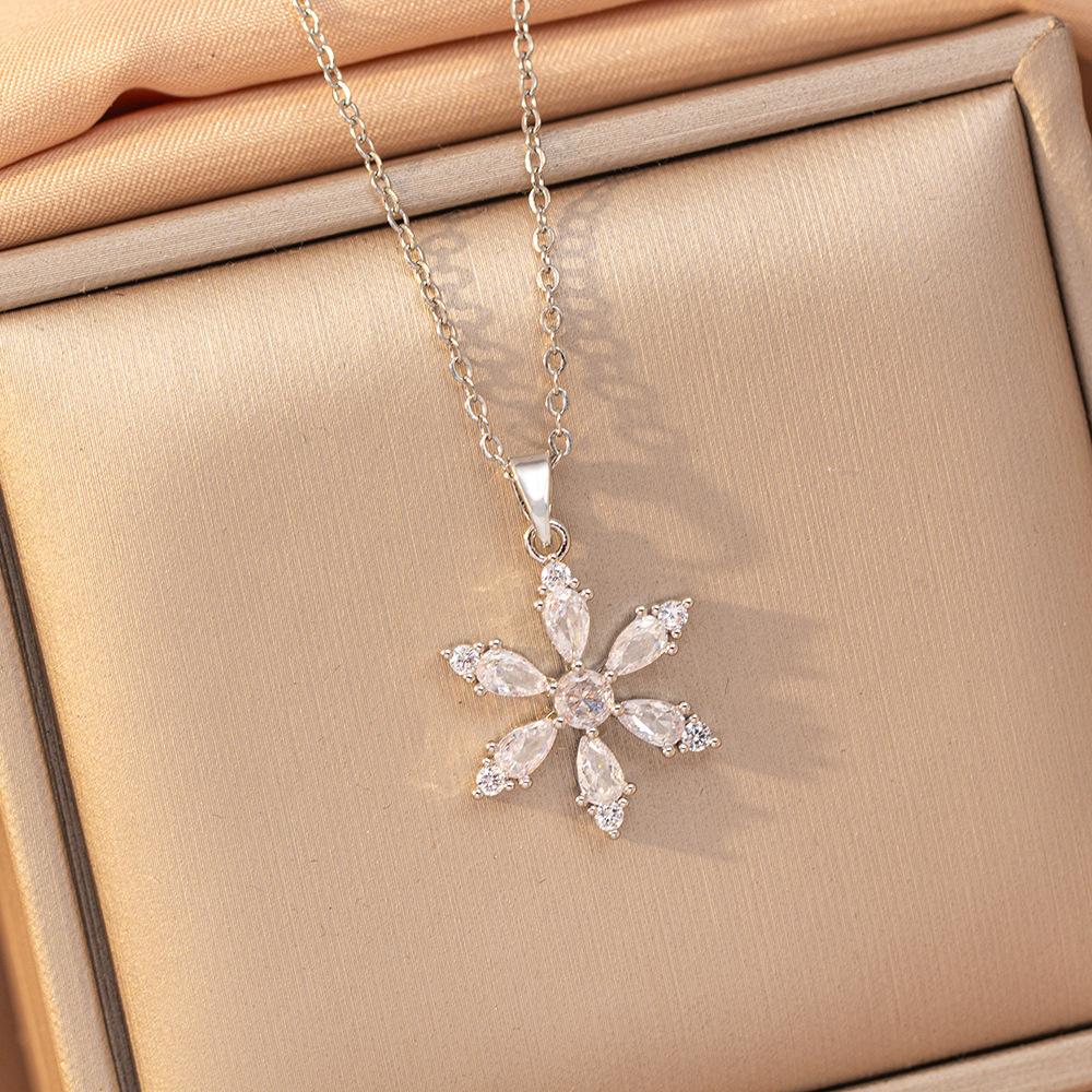 [Titanium Steel] Necklace Women's Copper Micro-inlaid Electroplating Advanced Sense Delicate Clavicle Chain Jewelry