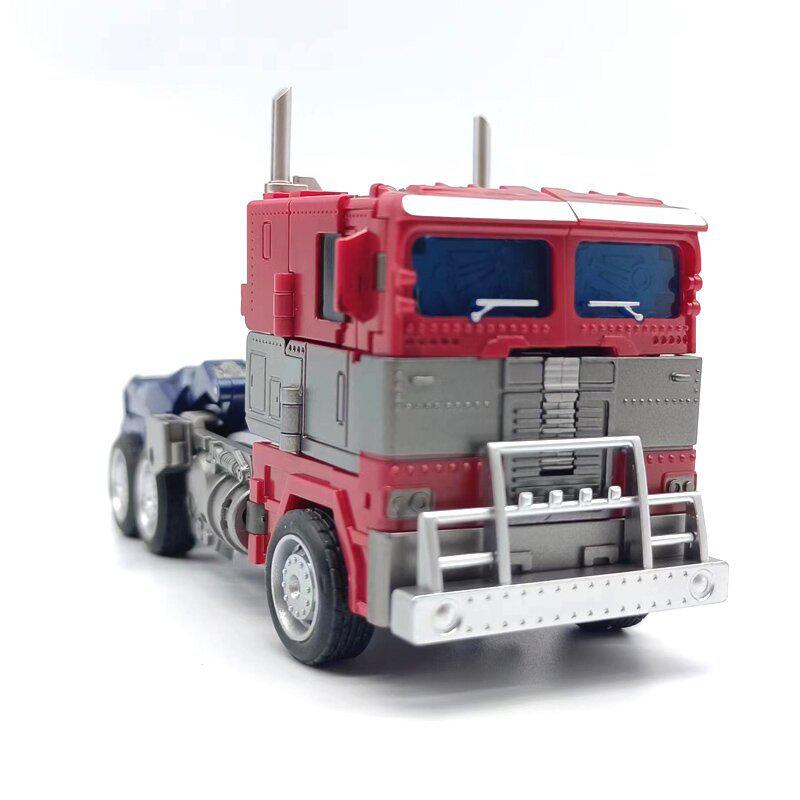 Baiwei TW-1027 Cybertron Commander Car Robot Model