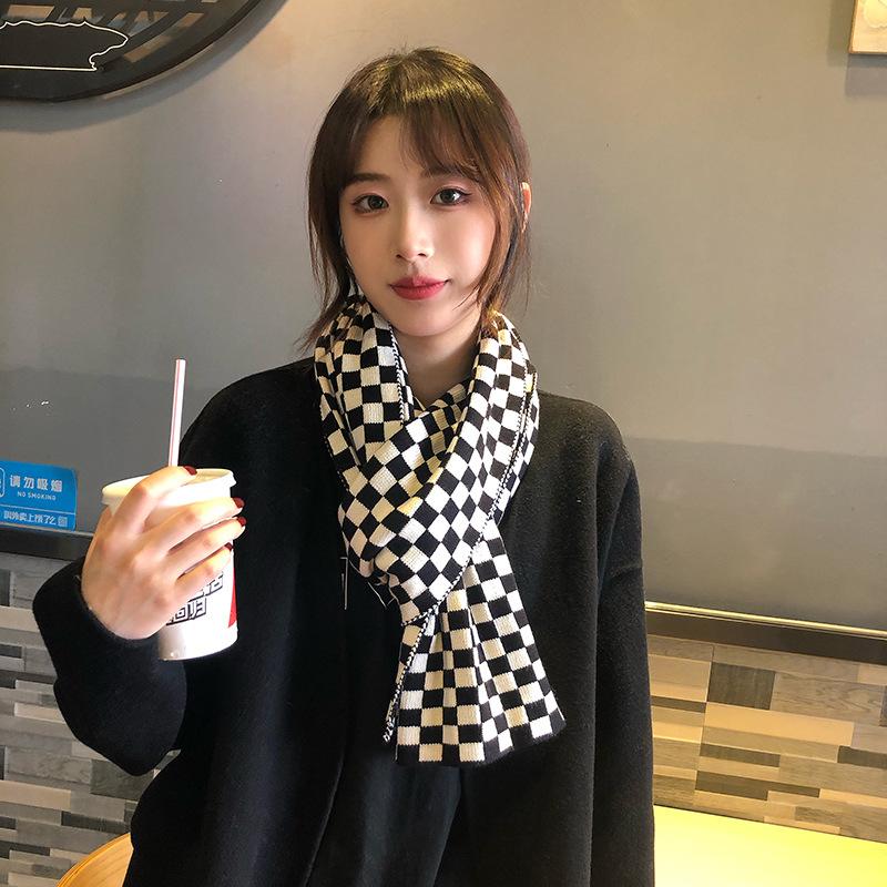 New Internet celebrity checkerboard knitted scarf women's autumn and winter Korean version versatile black and white plaid student scarf