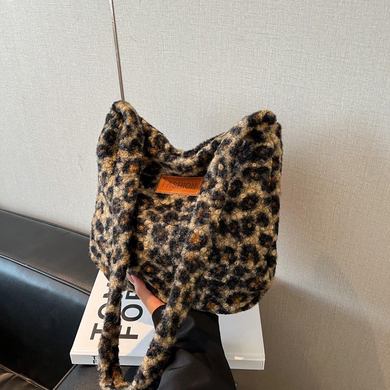 Autumn/Winter 2025 Korean Style Leopard Print Plush Tote Bag - Versatile Shoulder & Crossbody for Women