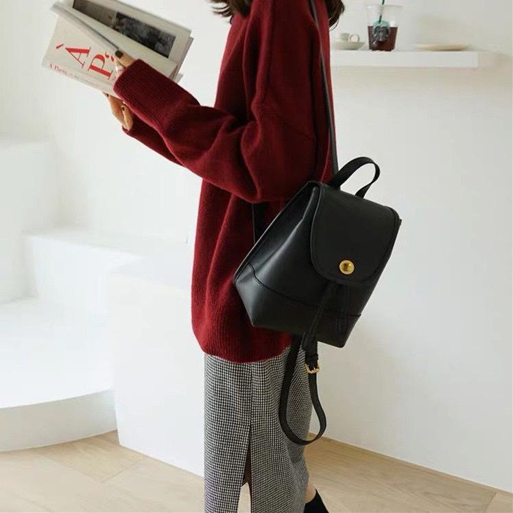 High-End Women's Minimalist Knit Pullover: Solid Color, High Neck Sweater for Early Autumn 2023