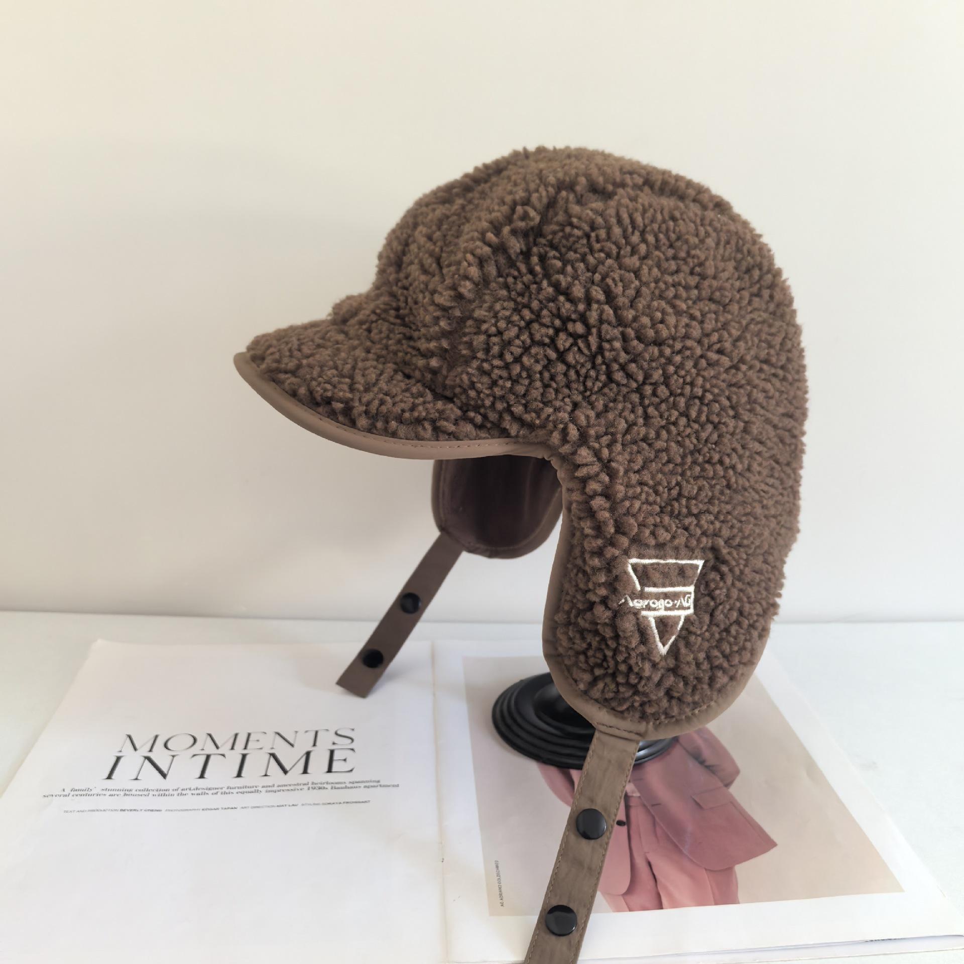 

Нейтральный досуг личность пилот пуловер певец осень и зима овечья шерсть защита ушей Лэй Фэн поет, чтобы показать свое маленькое лицо M（56-58cm） темно-коричневого