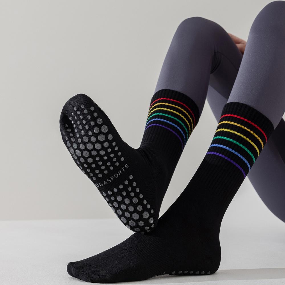1 Pair Yoga Socks Anti Slip Silicone Mid-Calf Women Sports Socks 95% Cotton Sweat-Absorbent Anti-Odor Breathable Socks