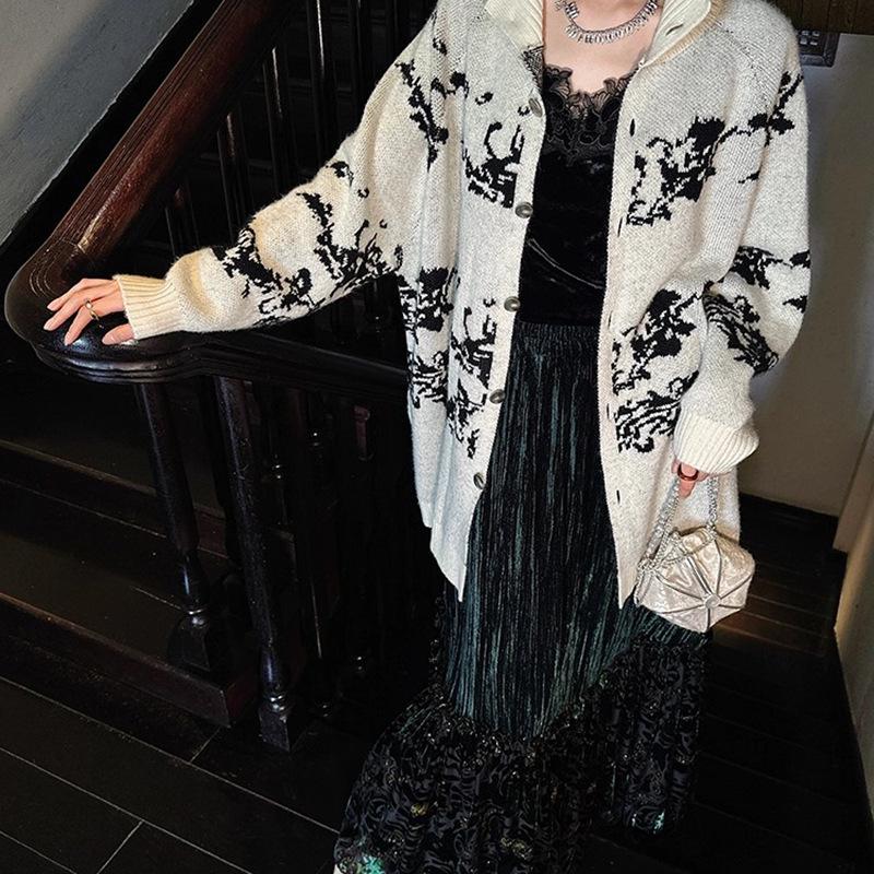 

Seeking Fragrance: New Retro A-line Velvet Midi Skirt for Women - 2026 Winter Collection Small