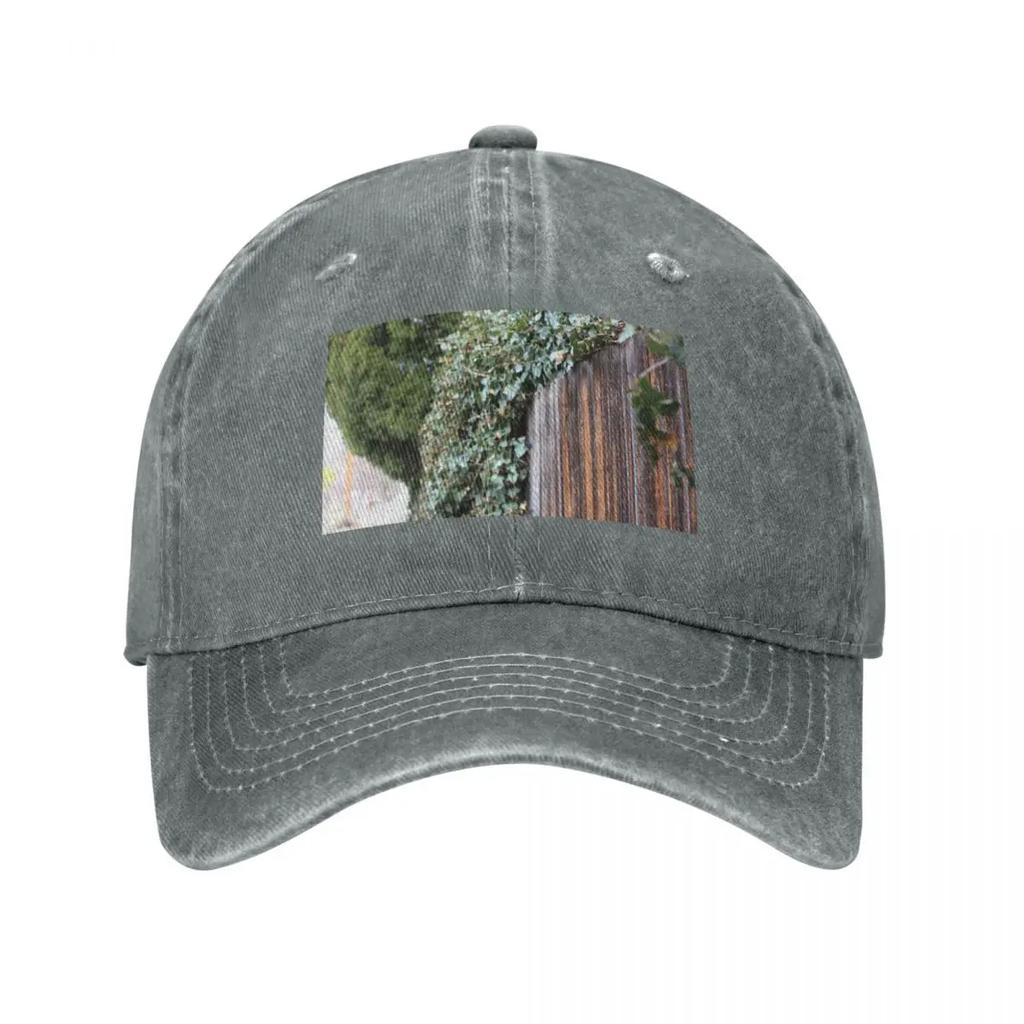 Back Alley Fence Baseball Cap fun hats fishing caps Unisex Sunhat Luxury Unisex Hat Women Unisexs