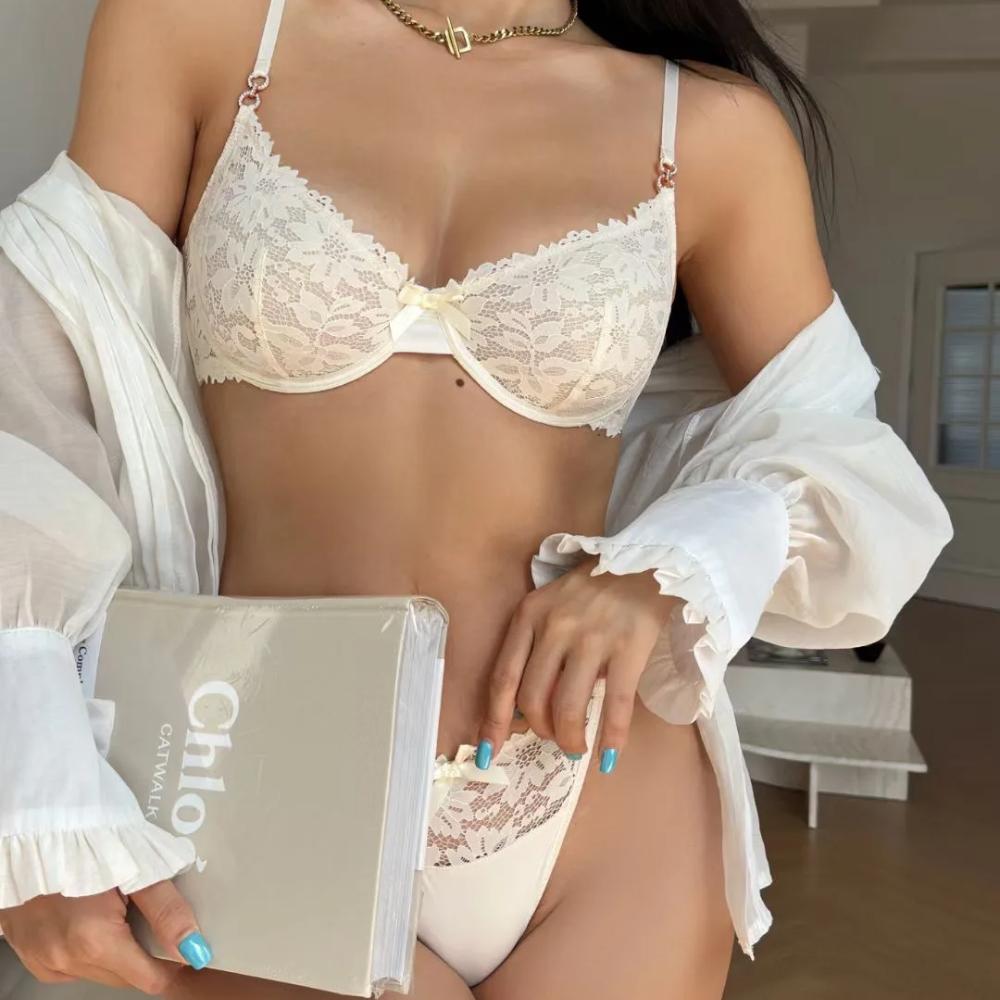 Set de lenjerie de corp sexy pentru femei, franțuzesc, ultra subțire, respirabil, din dantelă, broderie, cu strasuri de lux, set de sutien și tanga