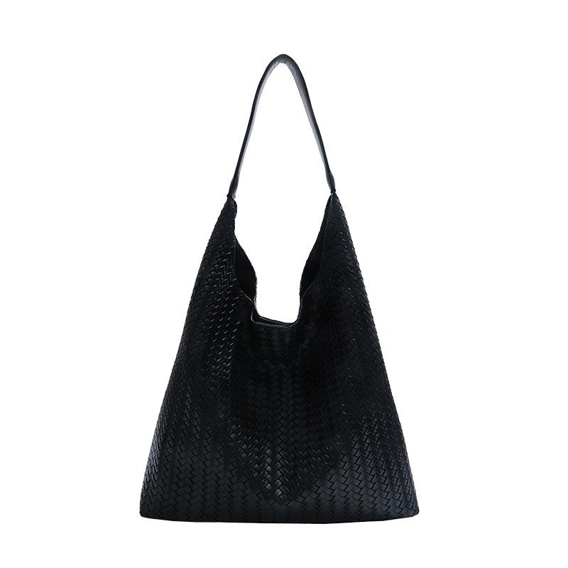 Retro portable bucket bag women's autumn and winter new large-capacity woven shoulder bag commuter tote bag