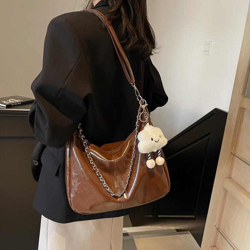 Trendy fashion tote bag women's Korean version of the new simple and versatile shoulder bag 2025 winter niche design messenger bag