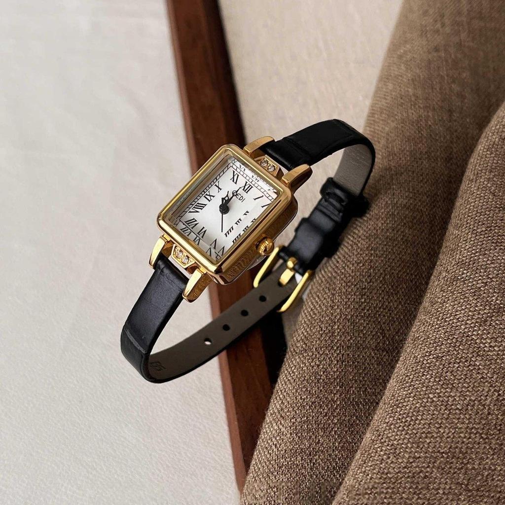 Retro-StyleWatchElegant And Beautiful Women'S Watch New Exquisite And Compact Leather Strap Student WatchHigh-Quality Timepiece.