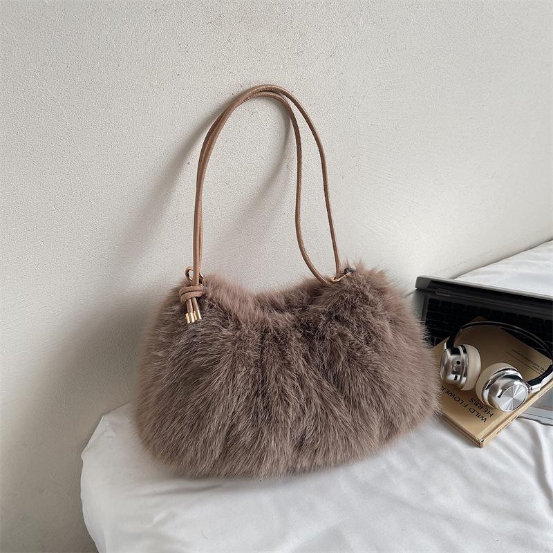 Women's Large Capacity Plush Shoulder Bag - Furry Handbag for Autumn/Winter