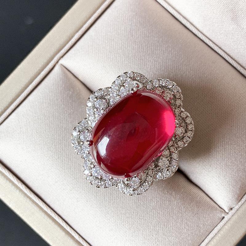 Schmuck Kupferboden Vergoldet Retro Denier-Form Roter Korund Schlichte Oberfläche Voll Diamant Inlay Set Hauptstein