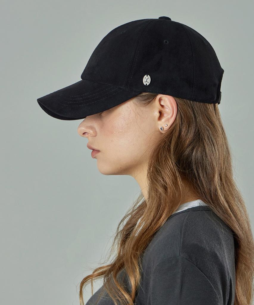 Bajal Va Curved Oval Metallic Suede Ball Cap Black