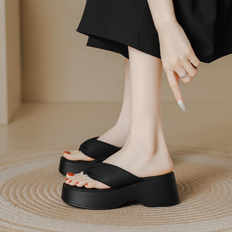 Thick-soled Flip-flops for Women's Summer Outer Wear 2025 Spring and Summer New Fashion Japanese Shit-stepping Feeling Sandals Muffin Bottom