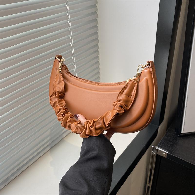 

This year s popular fashion crescent bag 2025 new high-end textured messenger bag single shoulder pleated cloud underarm bag коричневий