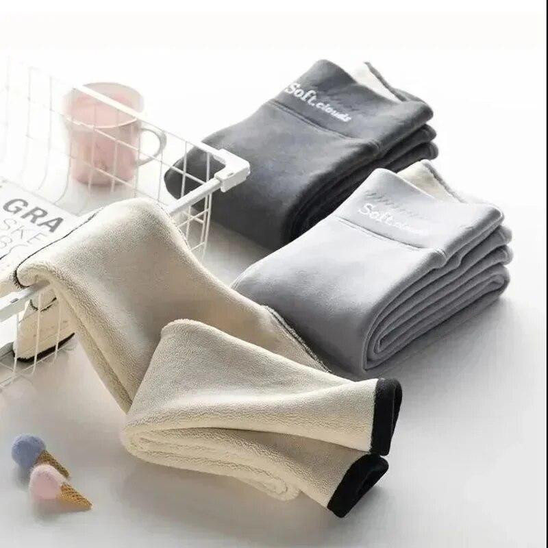 Beiläufige dünne Fitness Leggings Frauen Herbst Hight Taille Kaschmir Hosen Winter Boden Feste Samt Legging Frauen Kleidung 24111