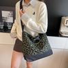 Autumn New 2025 Trendy Fashion Women's Large-capacity Shoulder Bag Casual Texture Niche Personalized Tote Bag