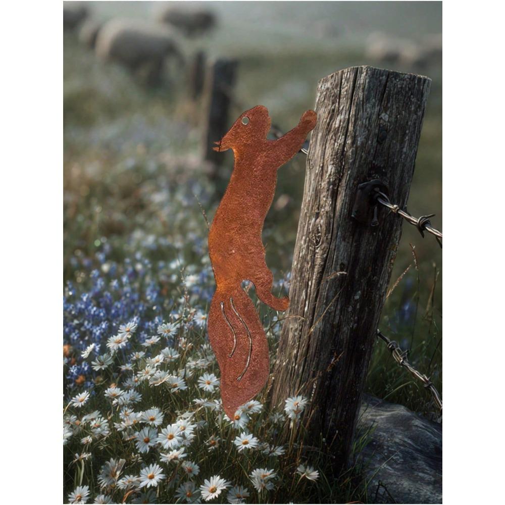 Creative Metal Tree Stump with Squirrel Silhouette, Iron Art Garden Sculpture, Outdoor Yard Decor Animal Figure