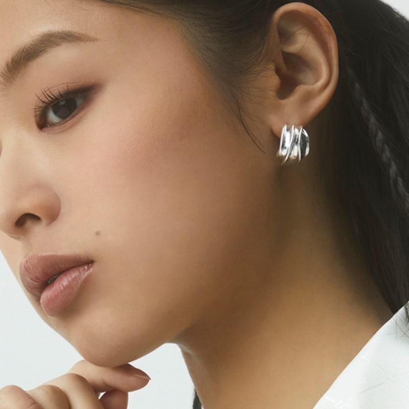 NEUF PIECE LEAF EARRINGS