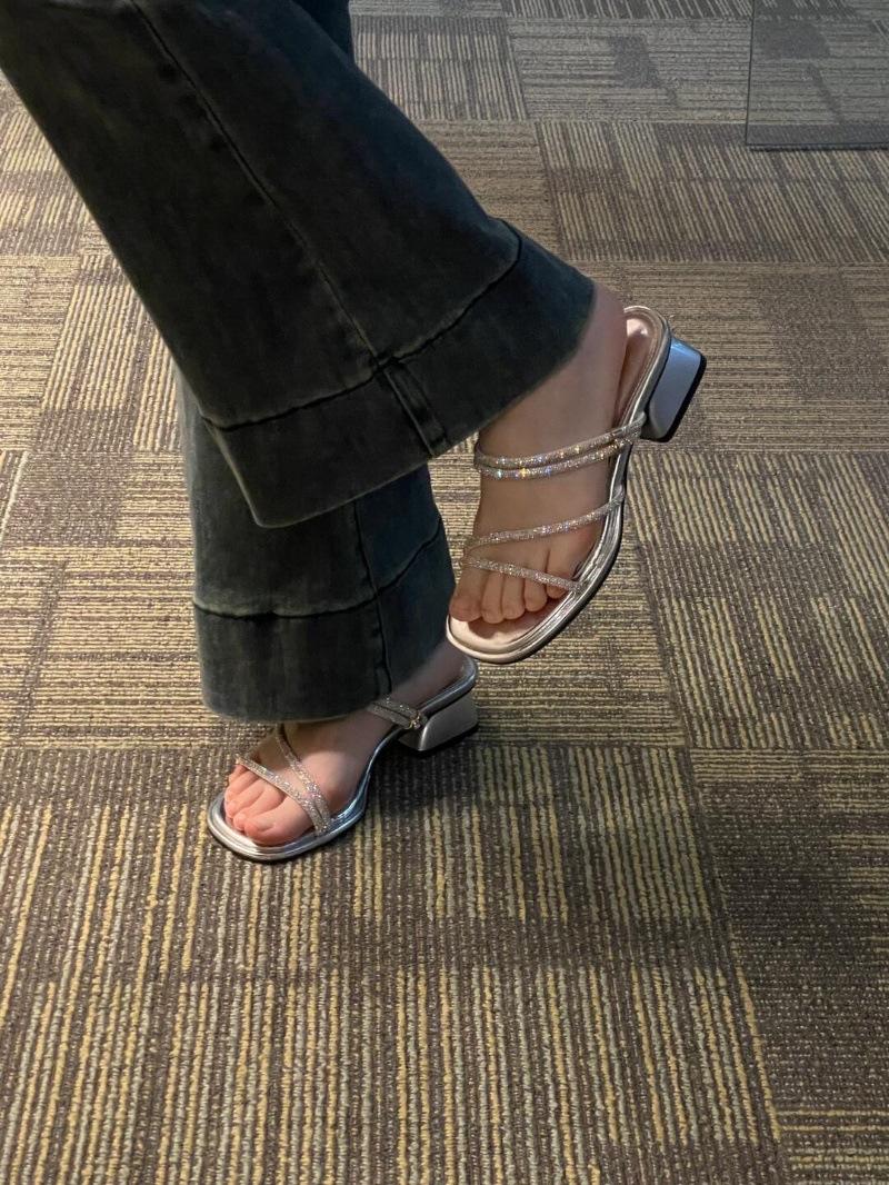 

Французский темперамент, фея, ветер, слово со стразами, босоножки с открытым носком, женская летняя одежда, тапочки на толстом каблуке, носить две 35 серебряный