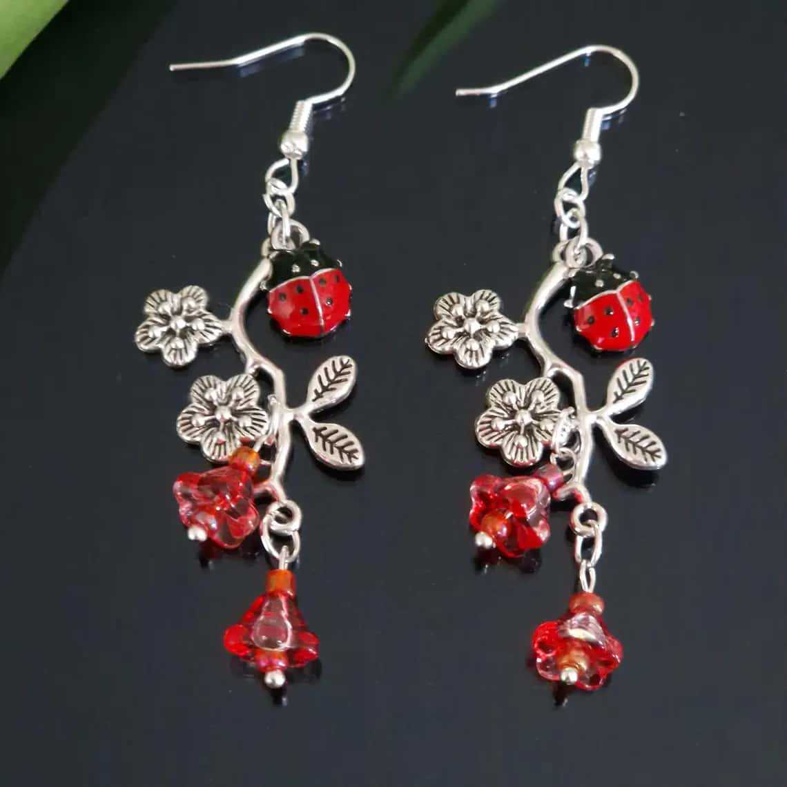 

Cute Enamel Ladybug Floral Branch Red Glass Bellflower Dangle Earrings for Women Boho Nature Retro Sliver Color Jewelry Gifts