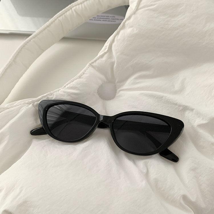 

Korean Niche High-end Sense Vintage Versatile Cat Eye Pink Sunglasses Women Protection Face Small Frame