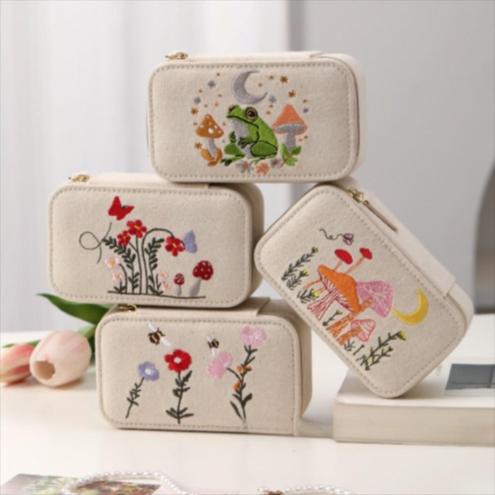 Flower Embroidered Jewelry Storage Box Portable Mini Earrings Necklace Ring Jewelry Box Zipper Flower Jewelry Display Case Gift