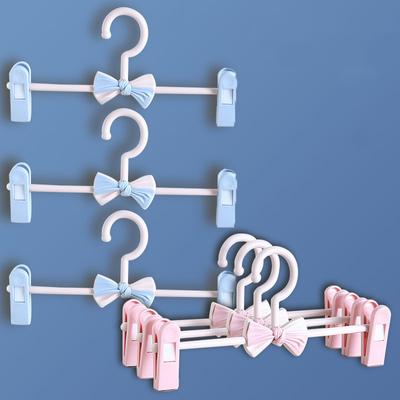 Niedliche Kleiderbügel aus Kunststoff für Kinder, tragbare Kleiderbügel zum Aufhängen von Kleidern, winddicht, für Kinder, Mäntel, Kleiderbügel für Babykleidung