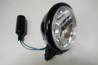 5,5-inch koplamp in Bates-stijl, zwarte behuizing, H4-lamp, aangepaste koplamp met heldere lens.