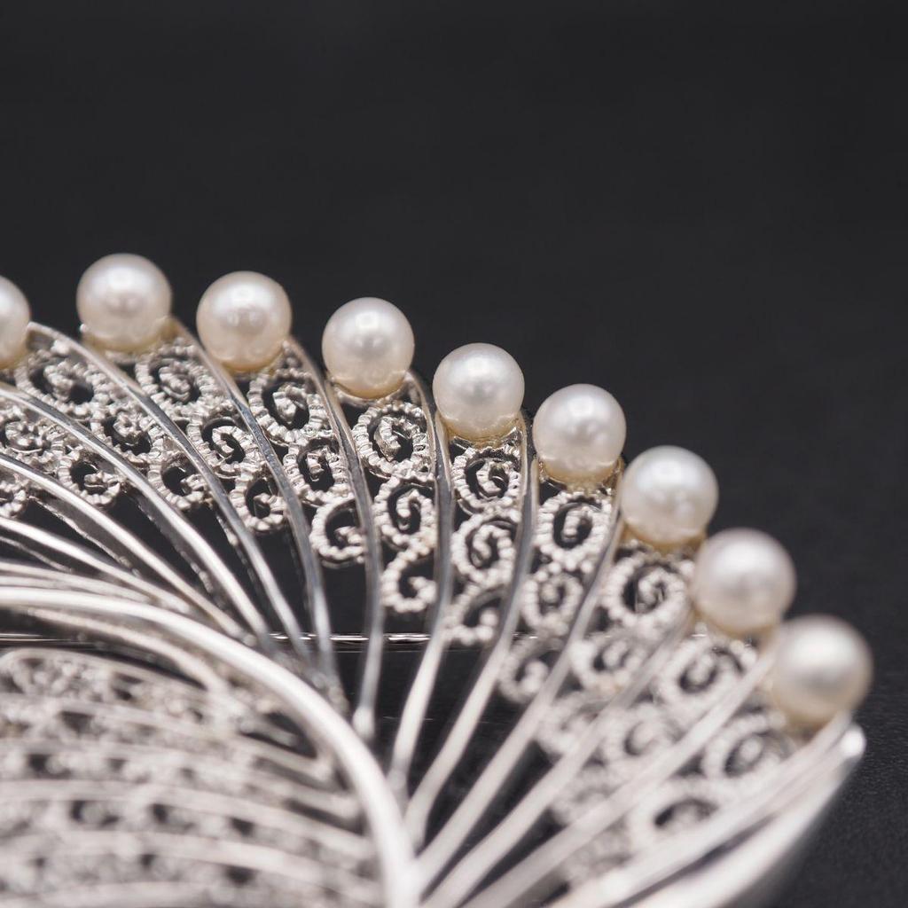 Used A223 Freshwater Pearl 3.5-4.3mm 18 Pearls SILVER Engraved Brooch Silver Filigree Filigree Crane Design Silver Corsage June Birthstone