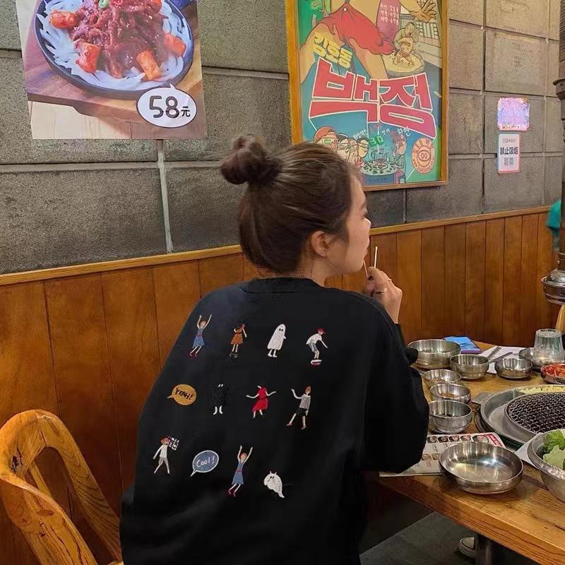 

Дизайнерский смысл мультяшный злодей вышитый свитер с круглым вырезом свободный свитер для пары мужчин и женщин в одном стиле Jimo A1 чёрный