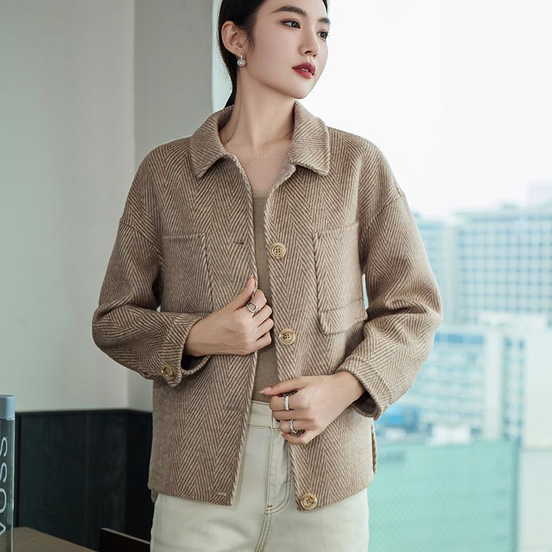 

Элегантное женское короткое шерстяное пальто на осень/зиму - 100% шерсть, приталенное, в стиле ретро с воротником Питер Пэн L (suitable for 130-150 lbs) верблюд