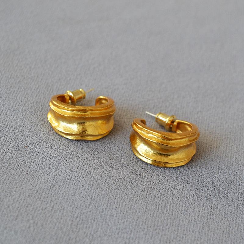 French Retro Gold-Plated Brass Earrings with Irregular Sandstone Particles and 925 Silver Needle.
