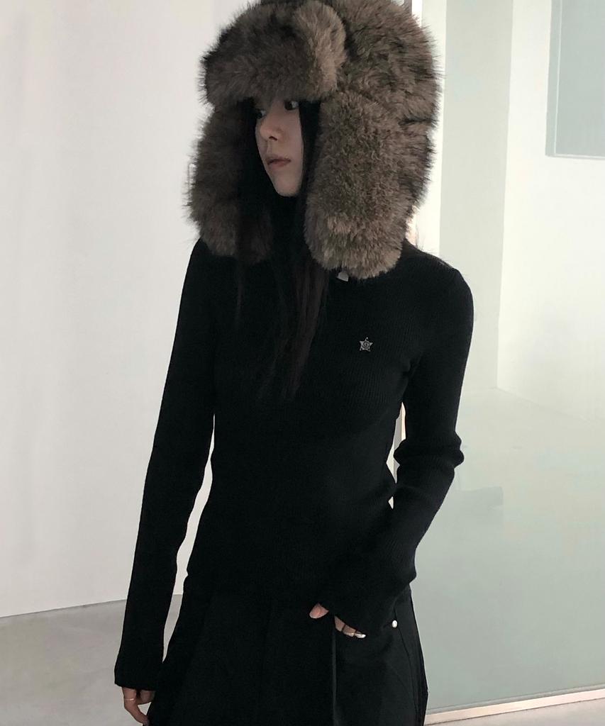 CHICKS Slim Fit Ribbed Round Knit Black