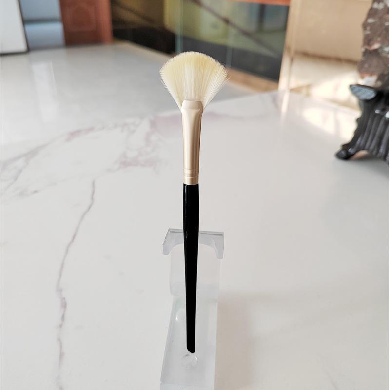 Brush Acid Skin Management Brush Highlight Brush Fan Brush Flat Small One Highlight Brush Soft-bristled Flash Powder Blush Brush