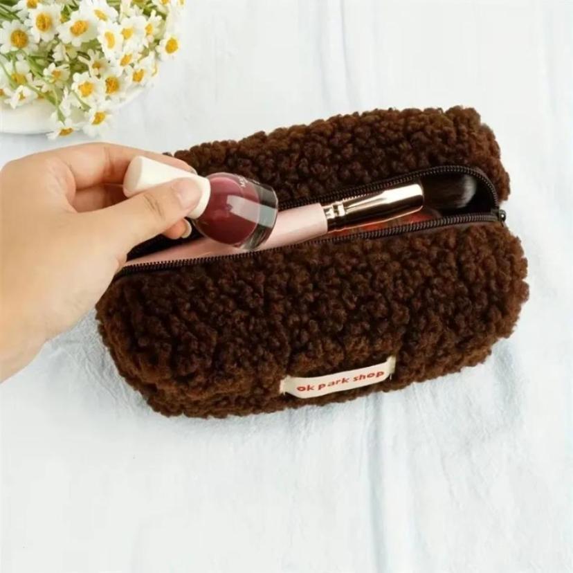 1 Pcs Lamb Hair Makeup Bag, Plush Storage Bag High Aesthetic Value Internet Celebrity Cute Stationery Bag Large Capacity