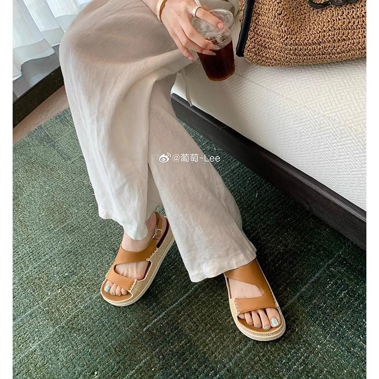 Grape mother same style fashionable casual versatile Roman style one-word buckle with straw sandals round head contrasting color open-toed sandals