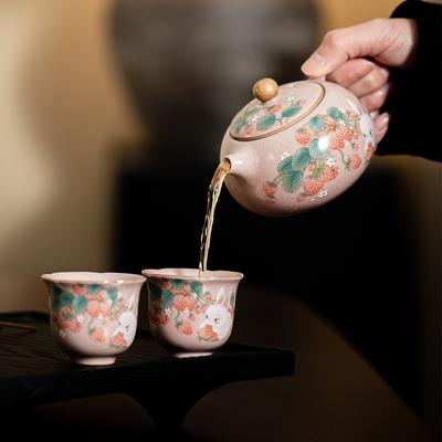 Tazze e bicchieri – Servizi da tè e tazzine