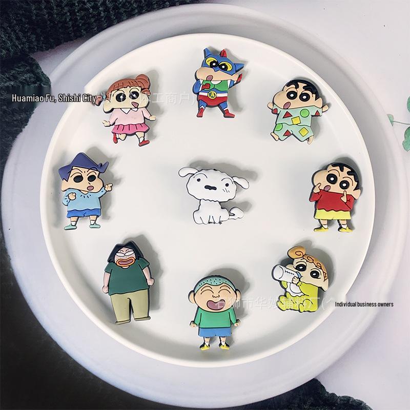 Charms para Zapatos de Dibujos Animados Crayon Shin-chan - Accesorios Desmontables de Goma PVC para Zapatos con Agujeros