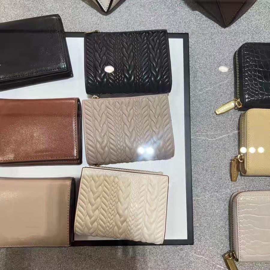 

2024 Мягкий кожаный плетеный кошелек на молнии серый