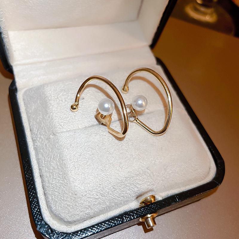 Shell Earrings for Women Korean Style Pearl Drop Earrings Simple Fashion White Petal Wedding Zircon