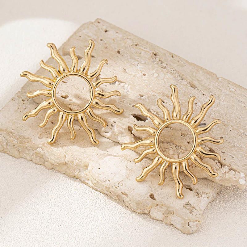 Hollow Flowers Sun Alloy Stud Earrings for Women Gold Color Metal Flower Earrings Jewelry Accessories Gifts AVE