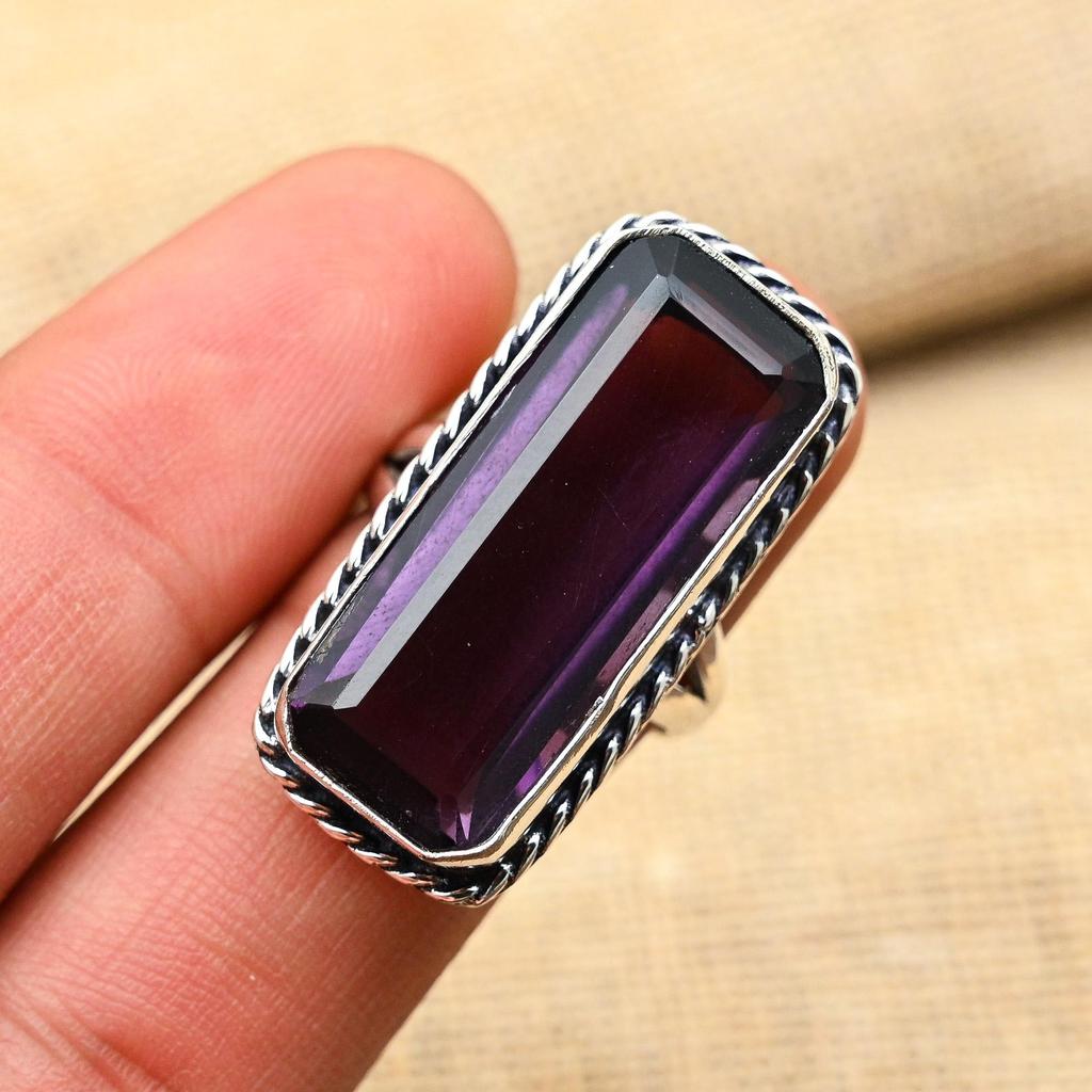 Wunderschöner handgemachter Schmuckring aus 925er Sterlingsilber mit Amethyst-Edelstein für Sie