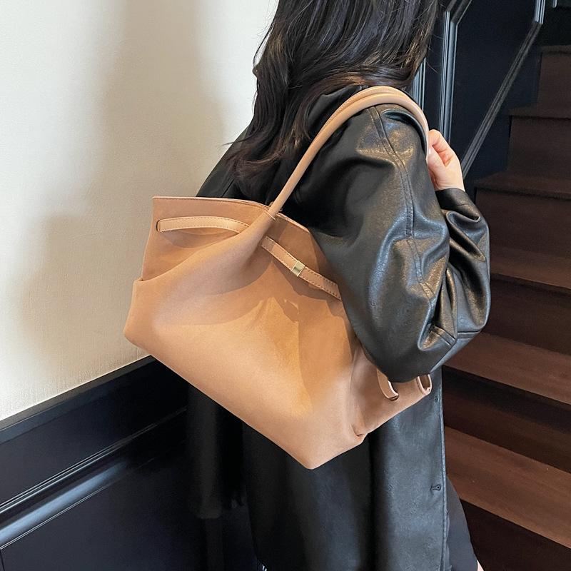 Premium Bag Women's 2025 New Popular Fashion Super Fire Shoulder Bag Large Capacity Tote Bag Commuter Bag